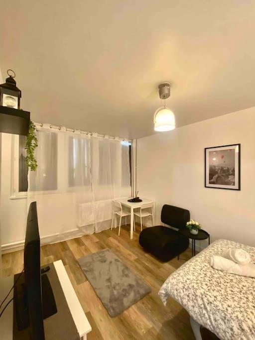 Luxsuite Aubervilliers Eksteriør bilde